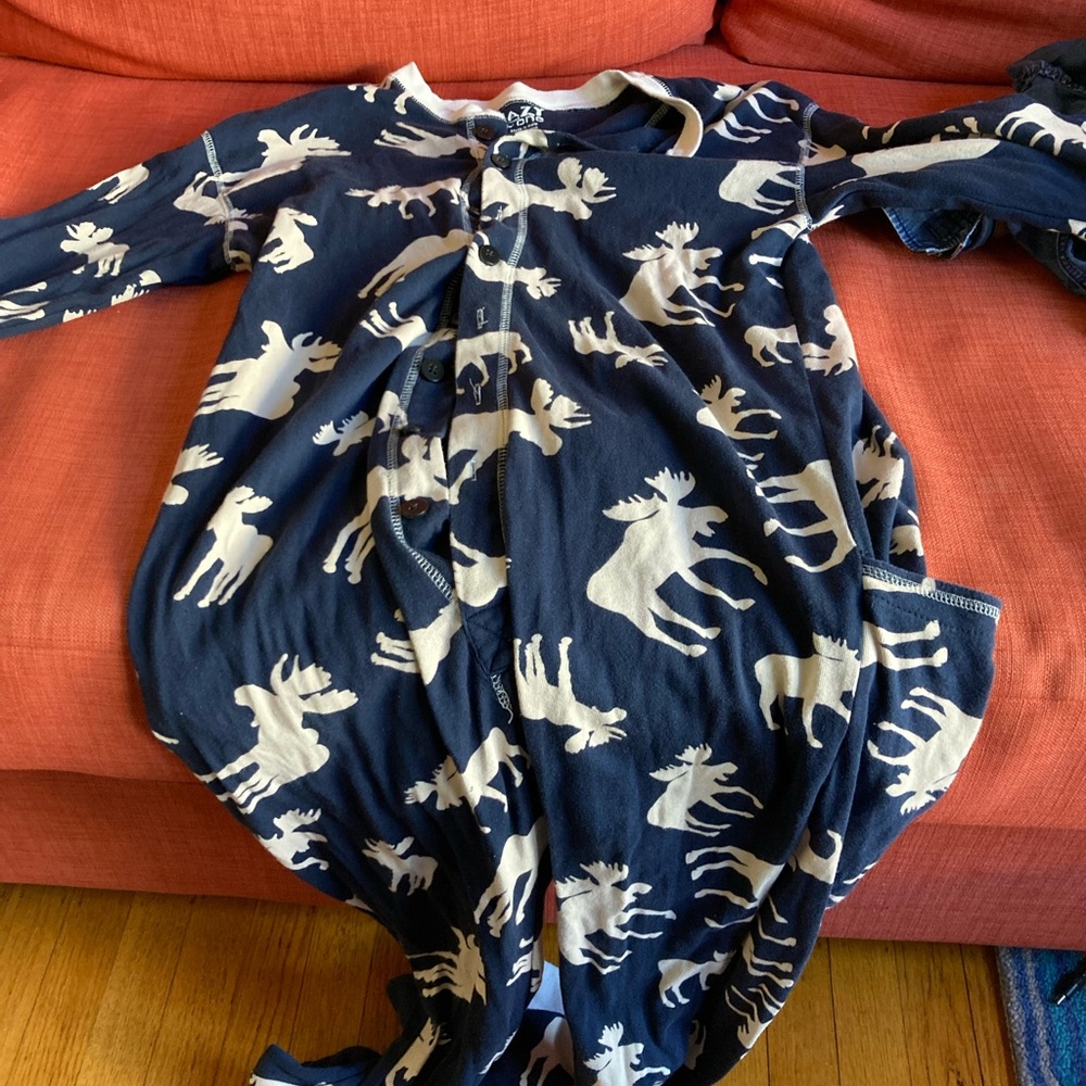 Adult onesie (unisex M)